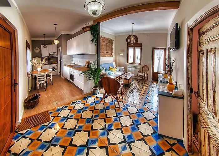 Casa el Tratado, situada en el casco histórico con patio privado