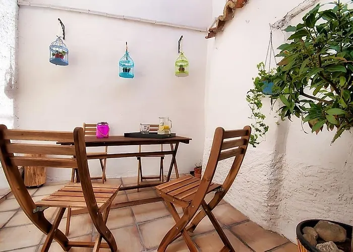 Casa el Tratado, situada en el casco histórico con patio privado